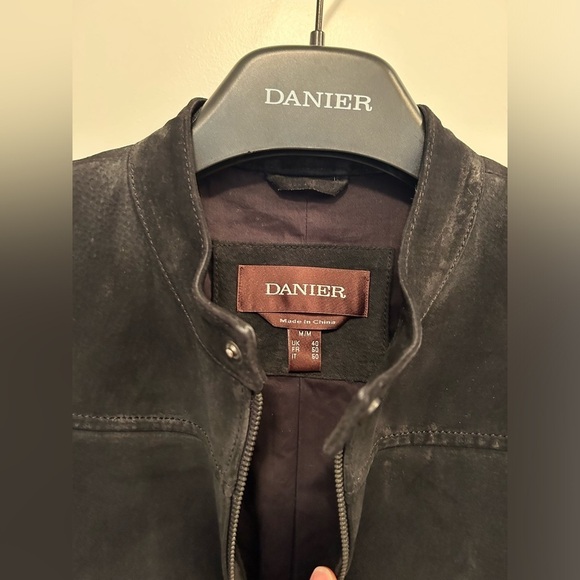 Danier Men’s Suede Jacket in Black.  Size Medium. - Picture 3 of 7